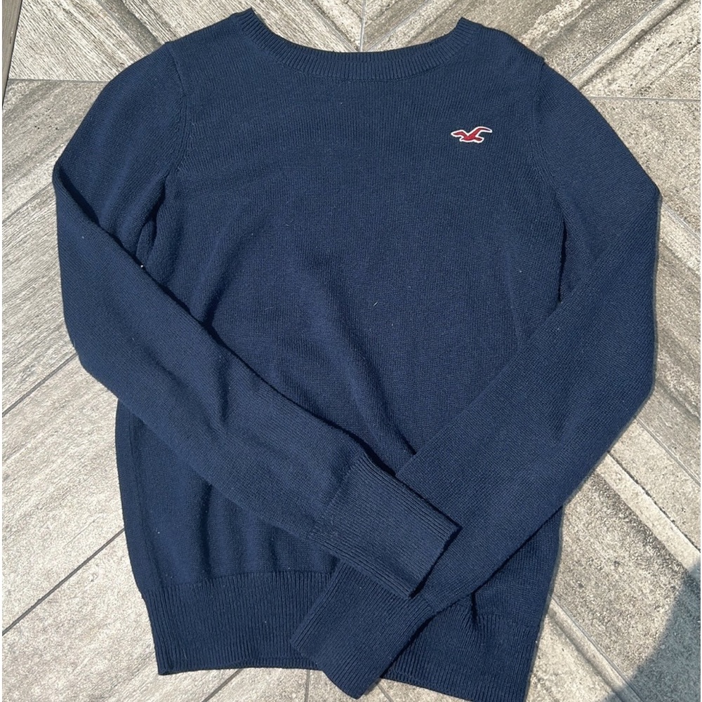 Women’s Hollister crew neck sweater
